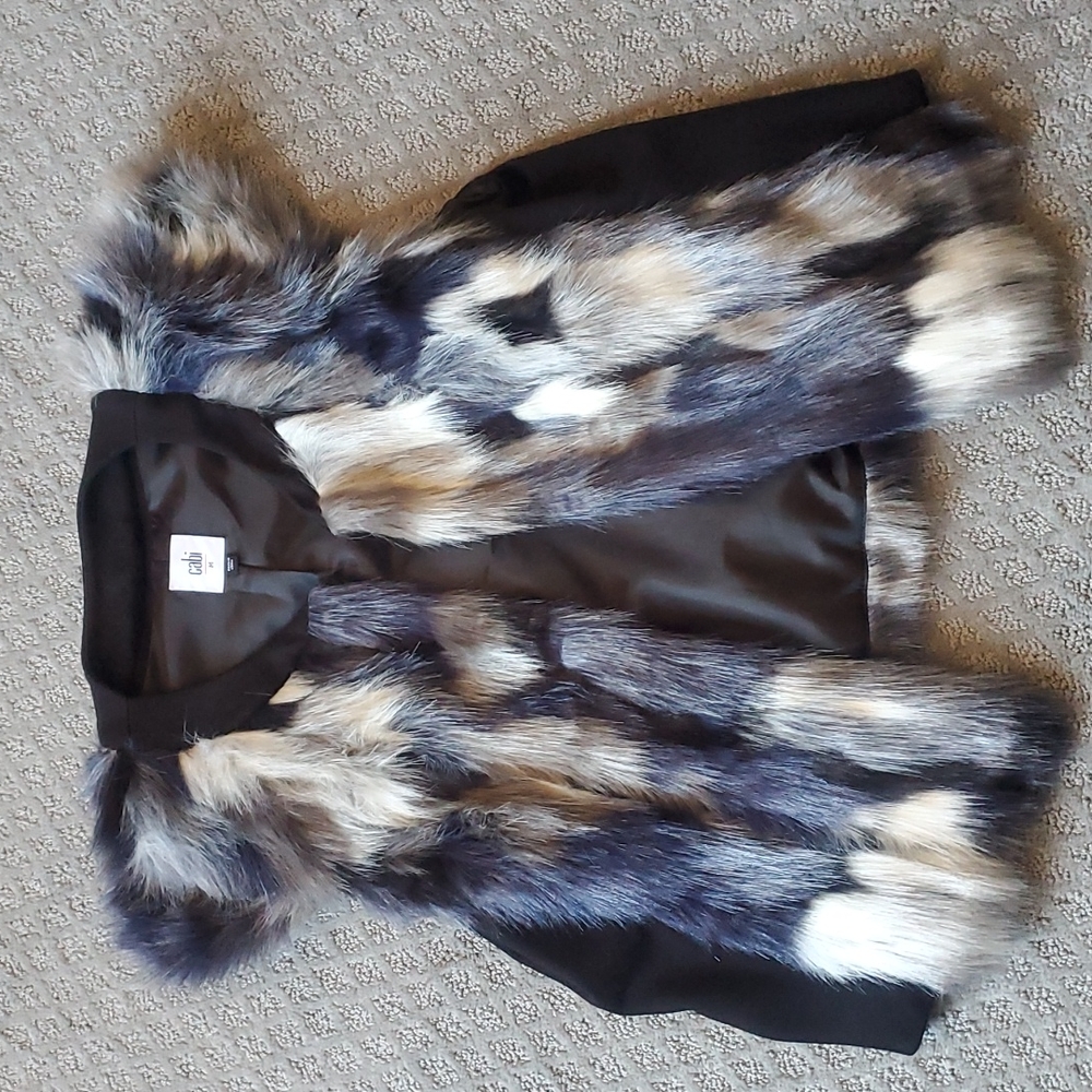 Cabi Fur vest Size Medium